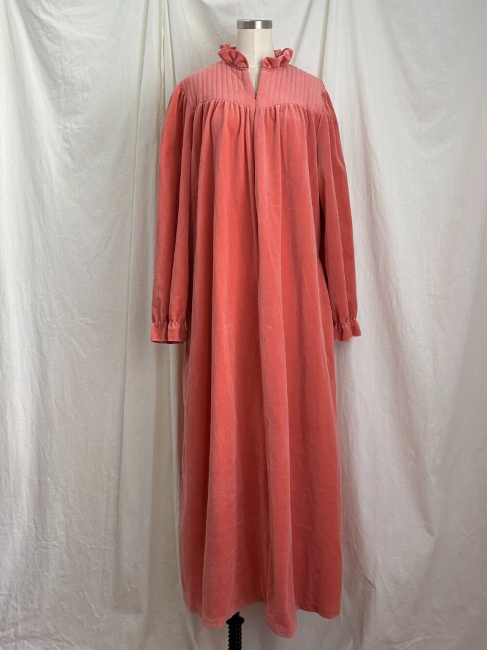 Vintage Gilligan & O'Malley Nightgown L